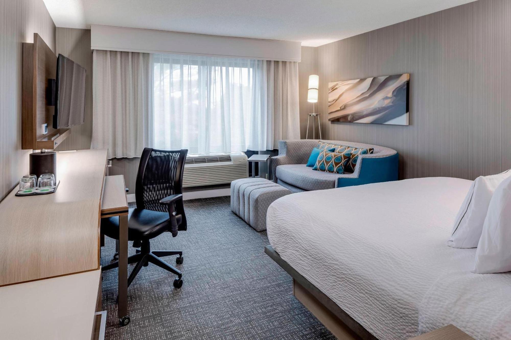 Courtyard By Marriott Portsmouth Exterior foto