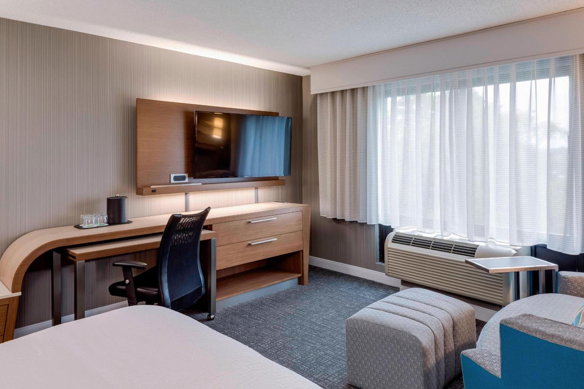 Courtyard By Marriott Portsmouth Exterior foto