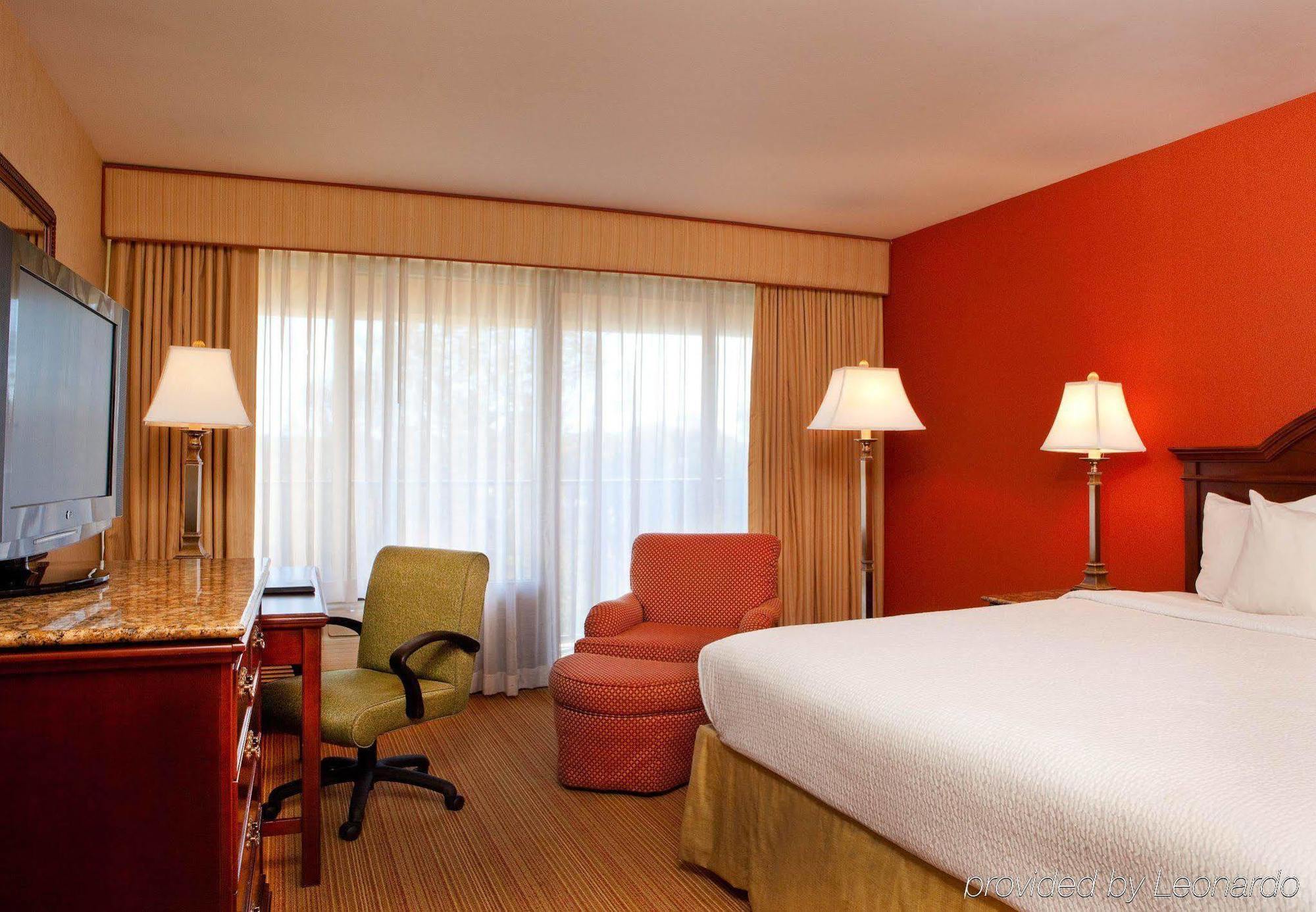 Courtyard By Marriott Portsmouth Exterior foto