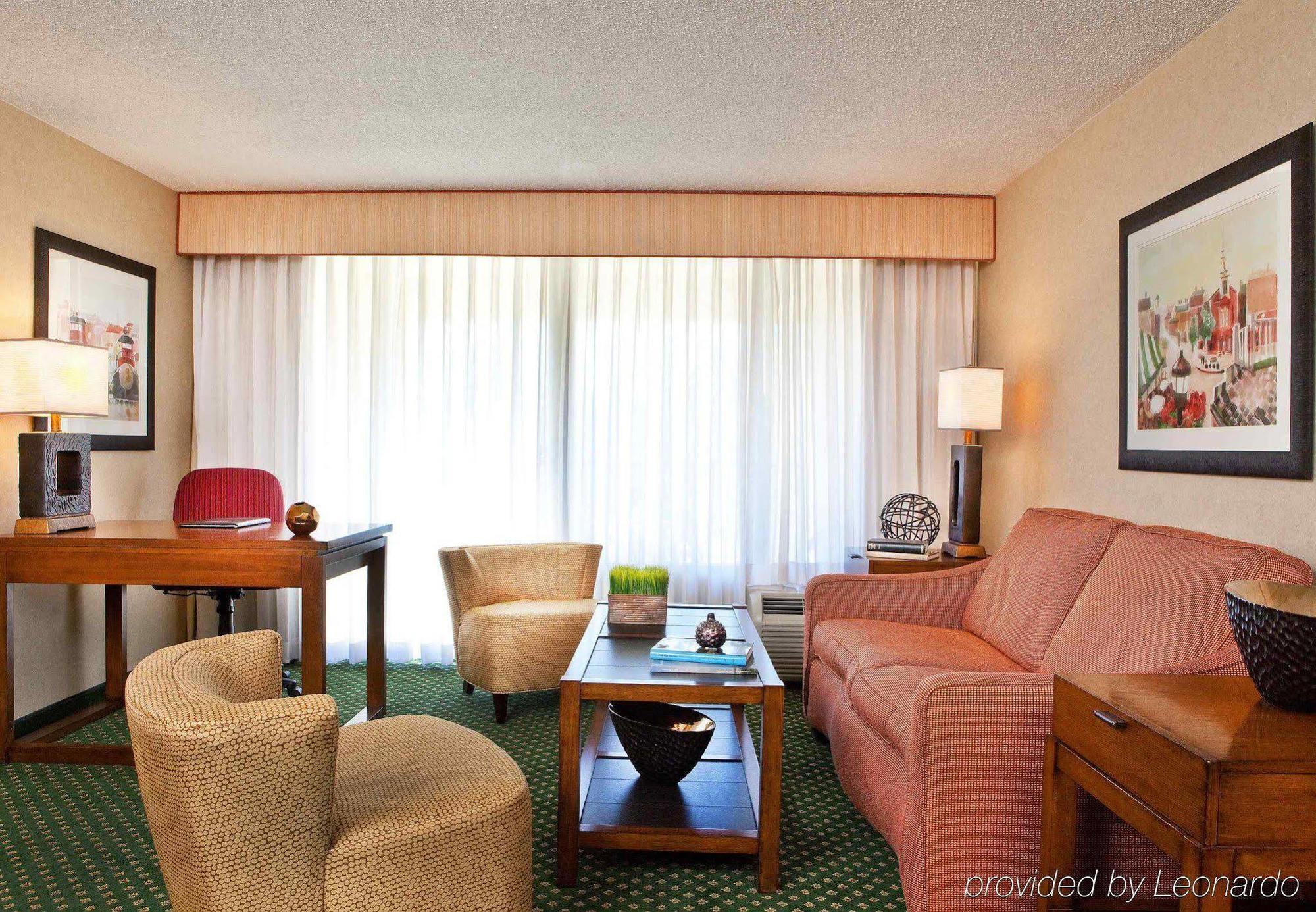 Courtyard By Marriott Portsmouth Exterior foto
